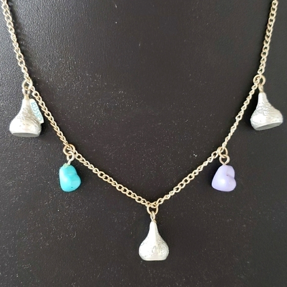 NWOT Hershey Kisses Hearts Charm Silver Necklace HFC - Picture 1 of 8